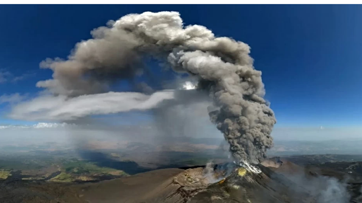 Catania airport closure extended as Mount Etna ash disrupts flights