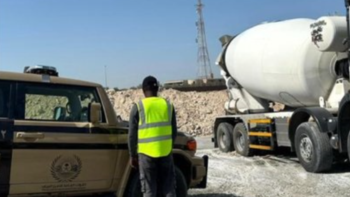 Indian resident arrested for dumping concrete waste in Eastern Province