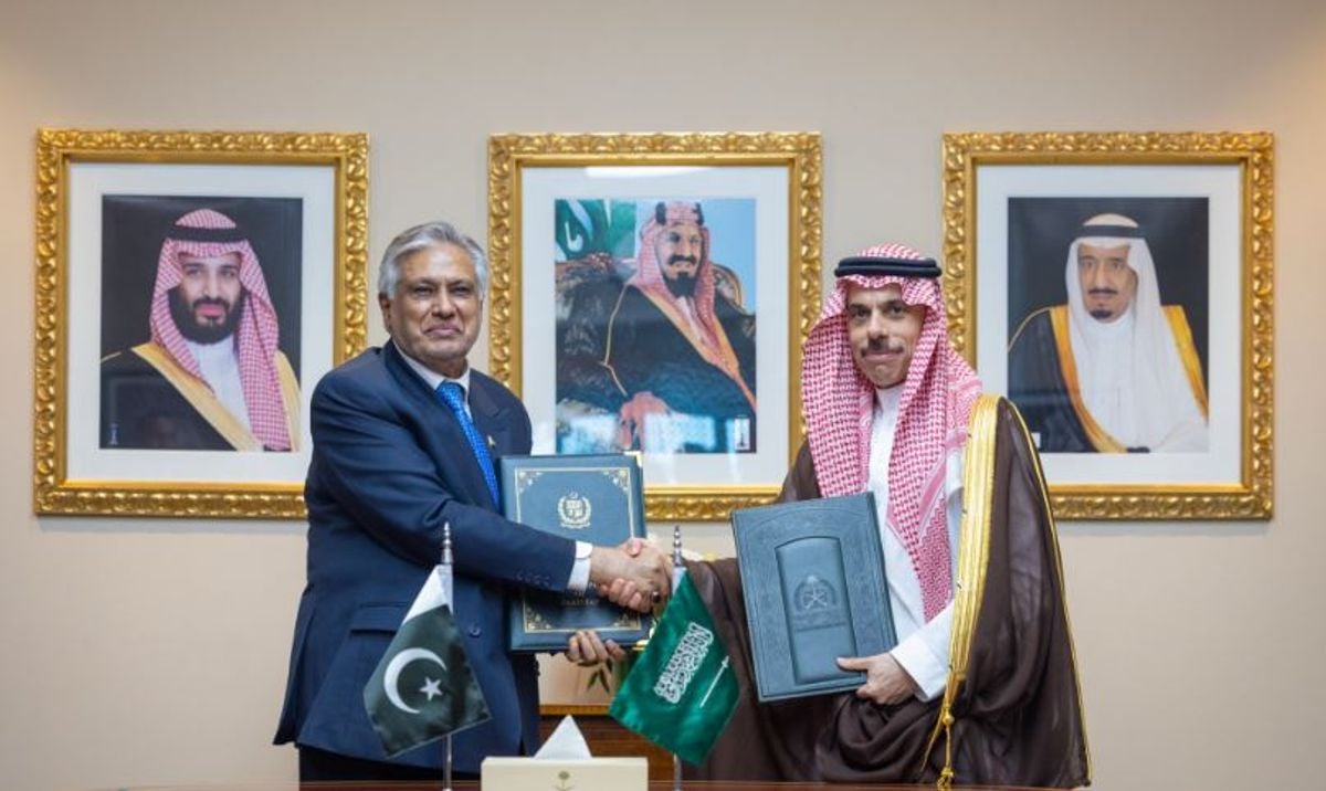 Saudi, Pakistan foreign ministers sign mutual visa exemption agreement