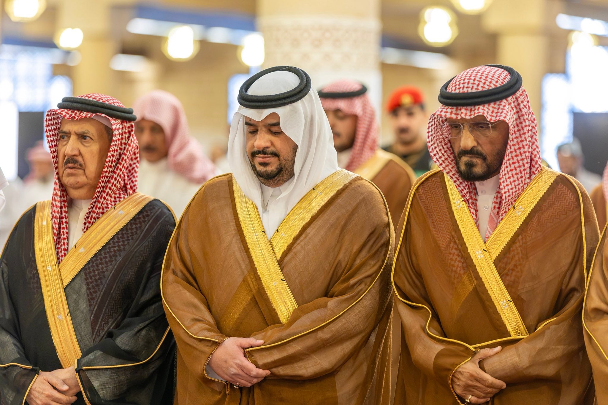 Le vice-gouverneur de Riyad préside la prière funéraire du prince Abdelaziz ben Saoud ben Nasser