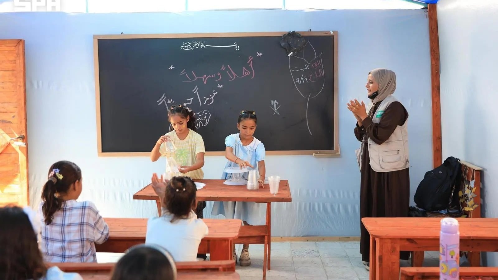Siswi Sekolah Mekkah Gaza Selatan kembali belajar