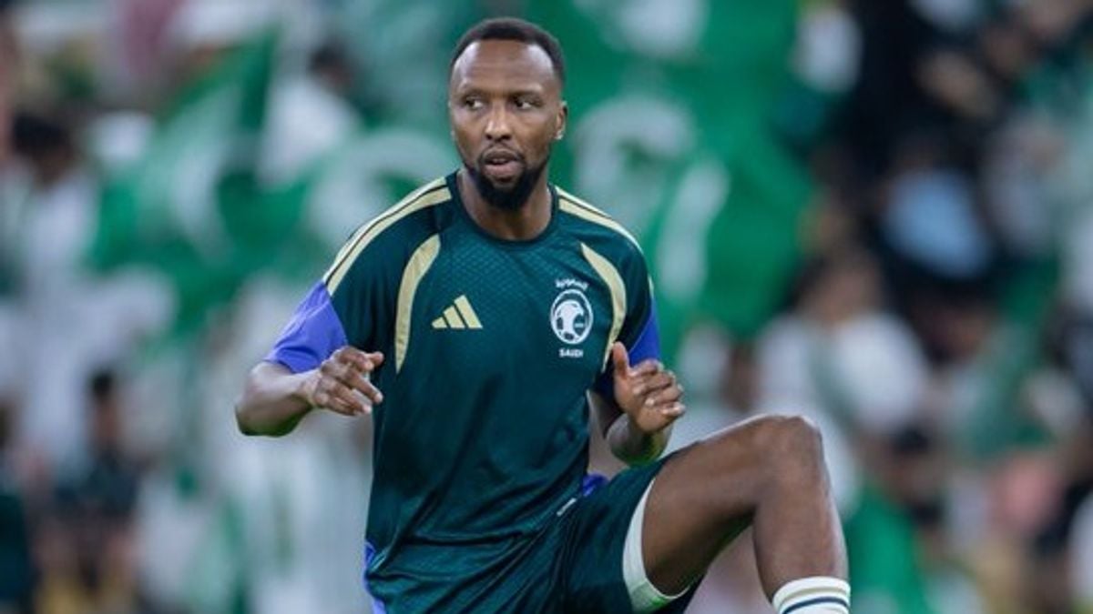 Les joueurs saoudiens arrivent au stade Al-Inma à Djeddah avant le match contre Oman