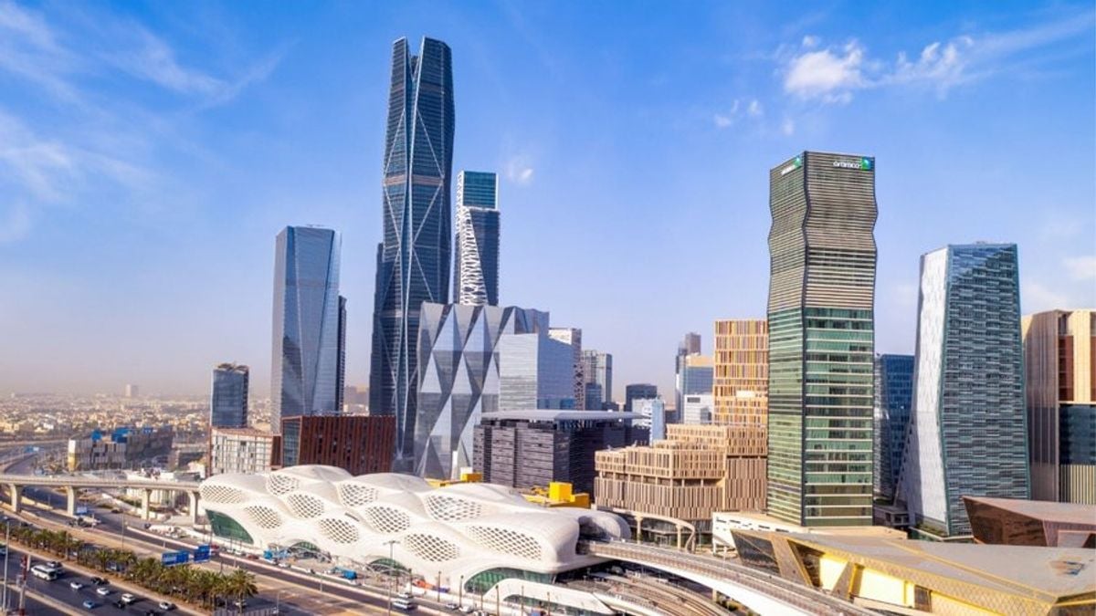 Saudi services exports fall 16.5% in Q2 2026 as imports rise