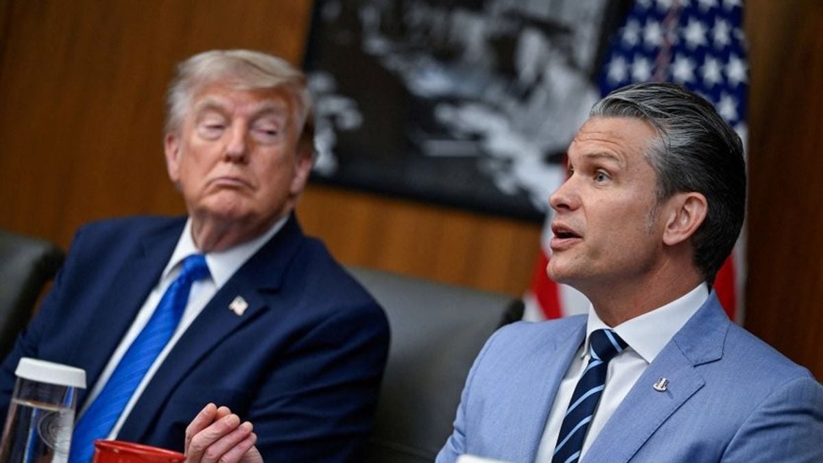 Trump says talk of successor premature, avoids comment on defense secretary's 2028 bid