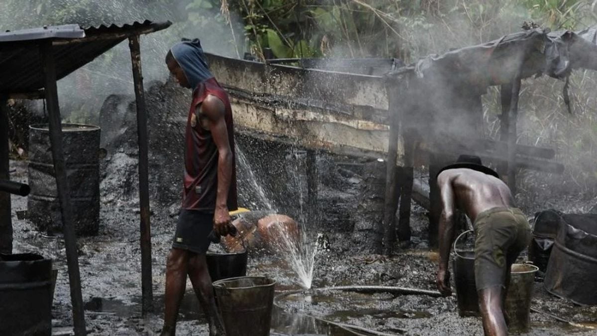 At least 37 killed in Nigeria oil theft tragedy, bodies found in river