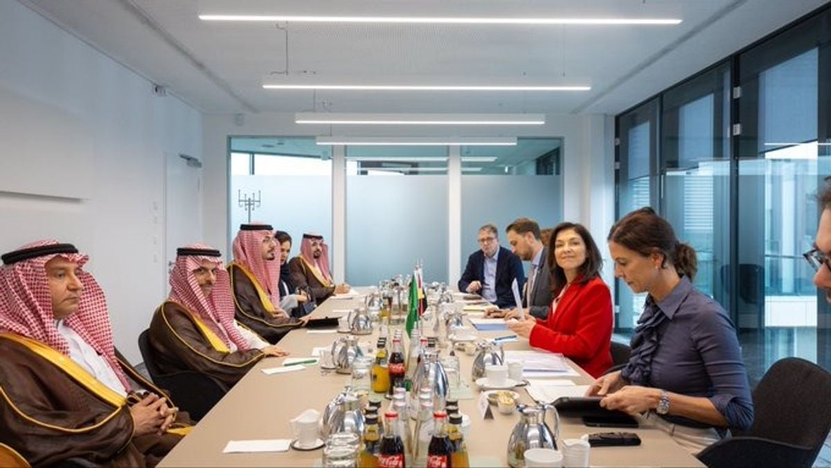 وزير الخارجية مع وزيرة الاقتصاد والطاقة الألمانية