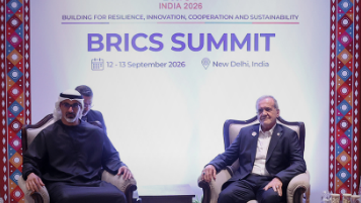 Abu Dhabi crown prince, Iranian president hold talks at BRICS summit