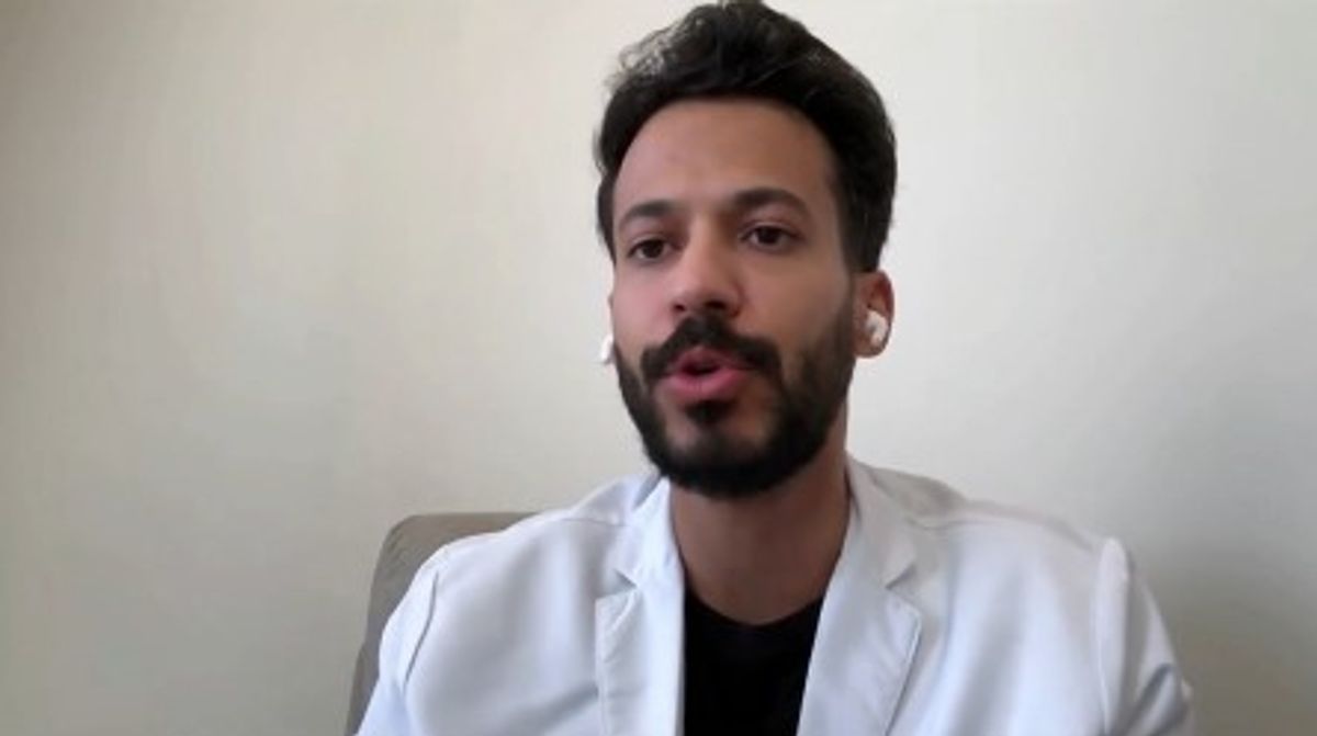 استشاري: ظهور هذه الأعراض بعد تناول الأدوية يستوجب إبلاغ الطبيب والتوجه إلى الطوارئ