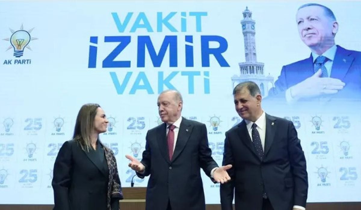 Izmir mayor defects from opposition to join Erdogan's AK Party