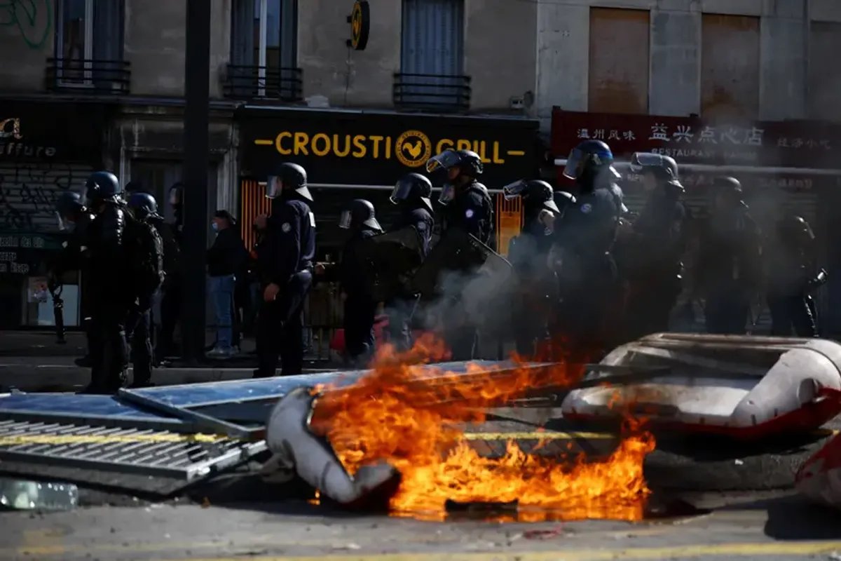 Fires and clashes erupt as French student protests disrupt 564 schools