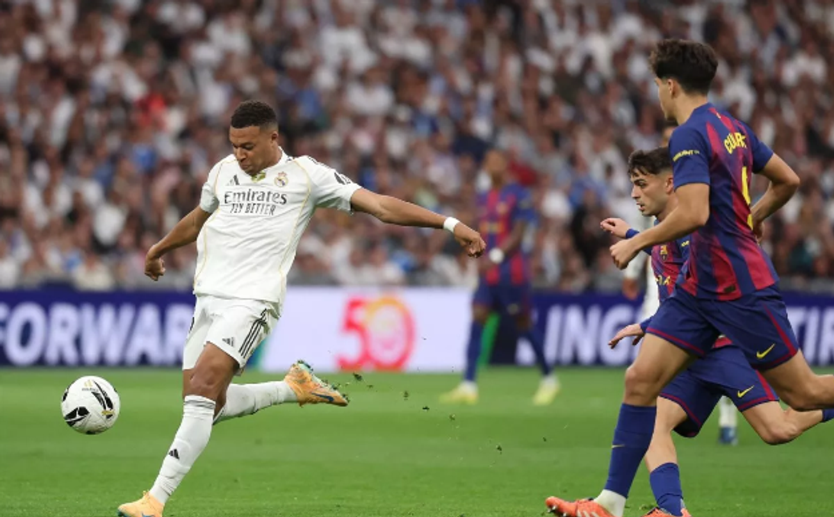 Real Madrid defeat Barcelona 2-1 in La Liga clash