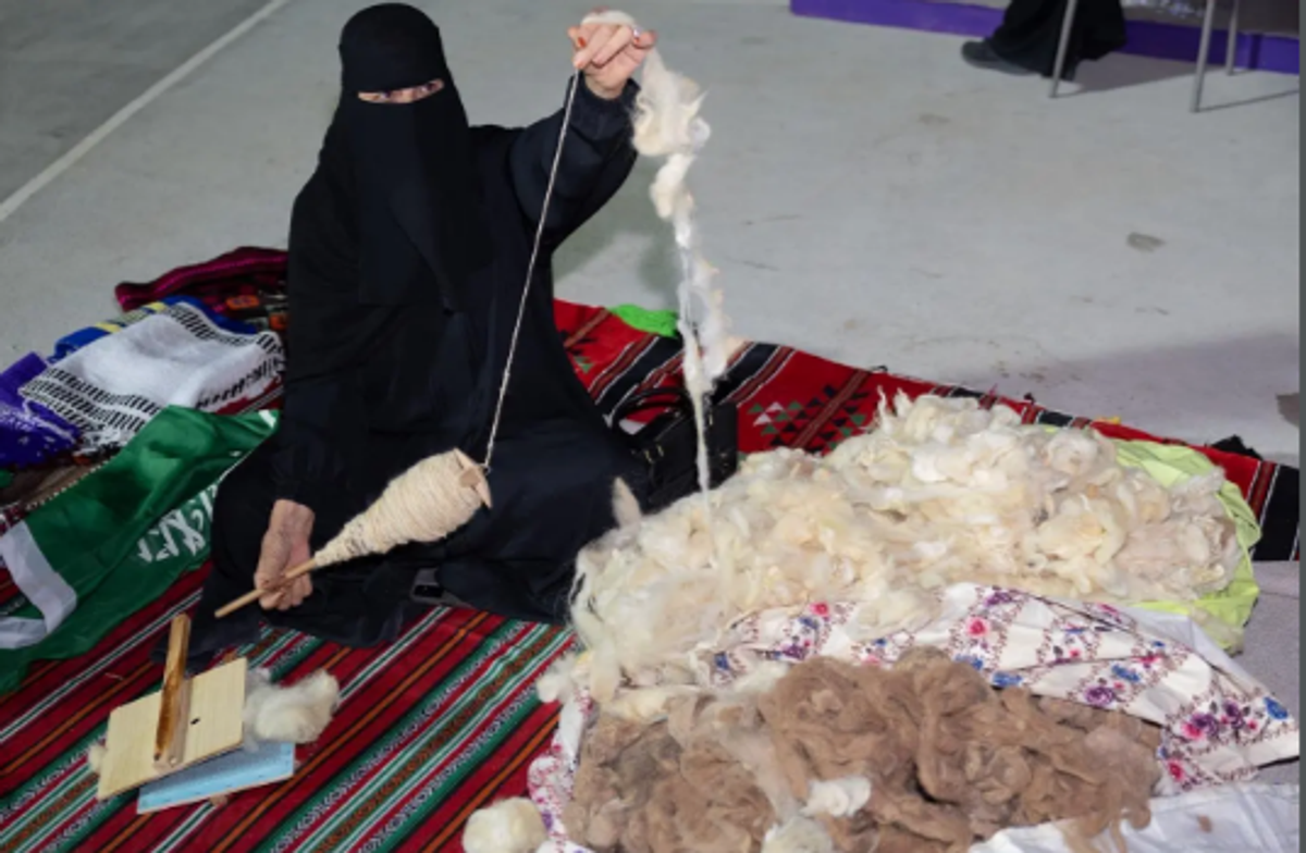 Traditional wool spinning preserves heritage in Northern Borders