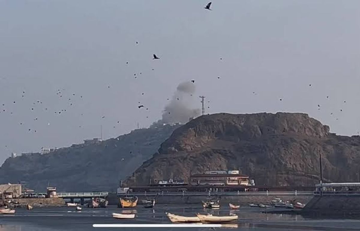 Yemeni prime minister and cabinet safe after missile attack on Aden palace