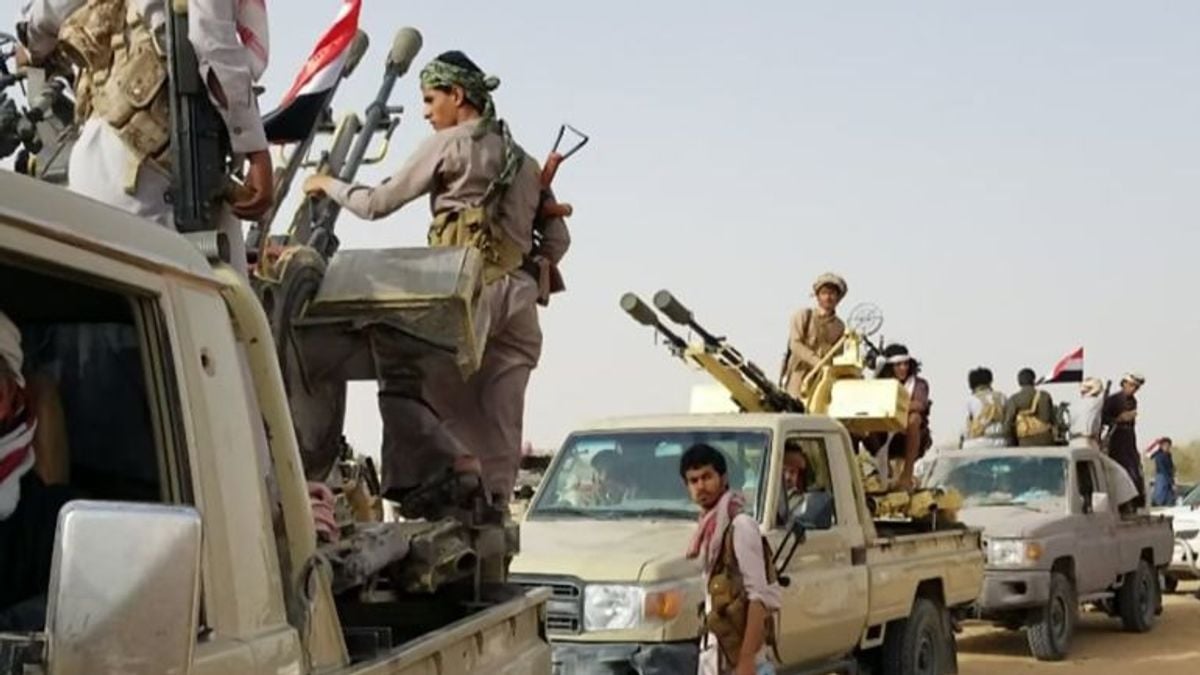 Yemeni army battles Houthi forces in fierce clashes south of Taiz