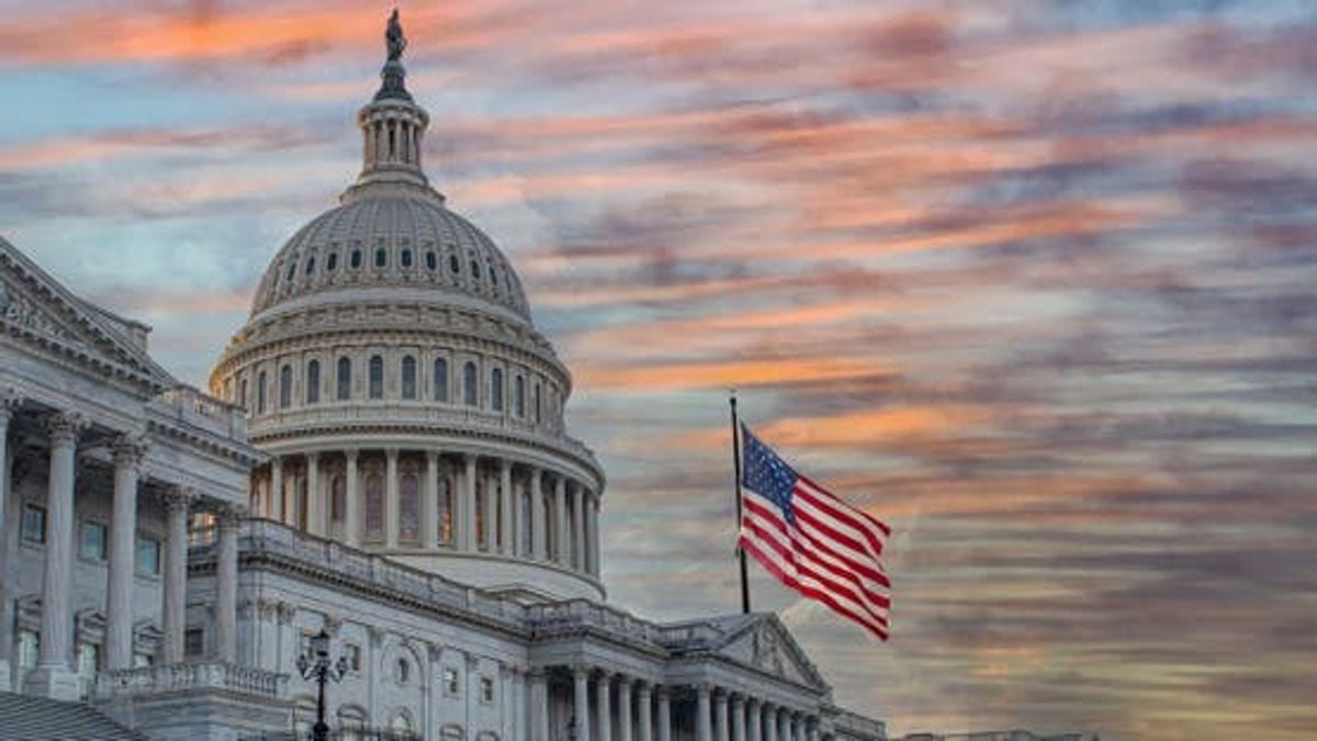 US voters cast ballots in midterm elections