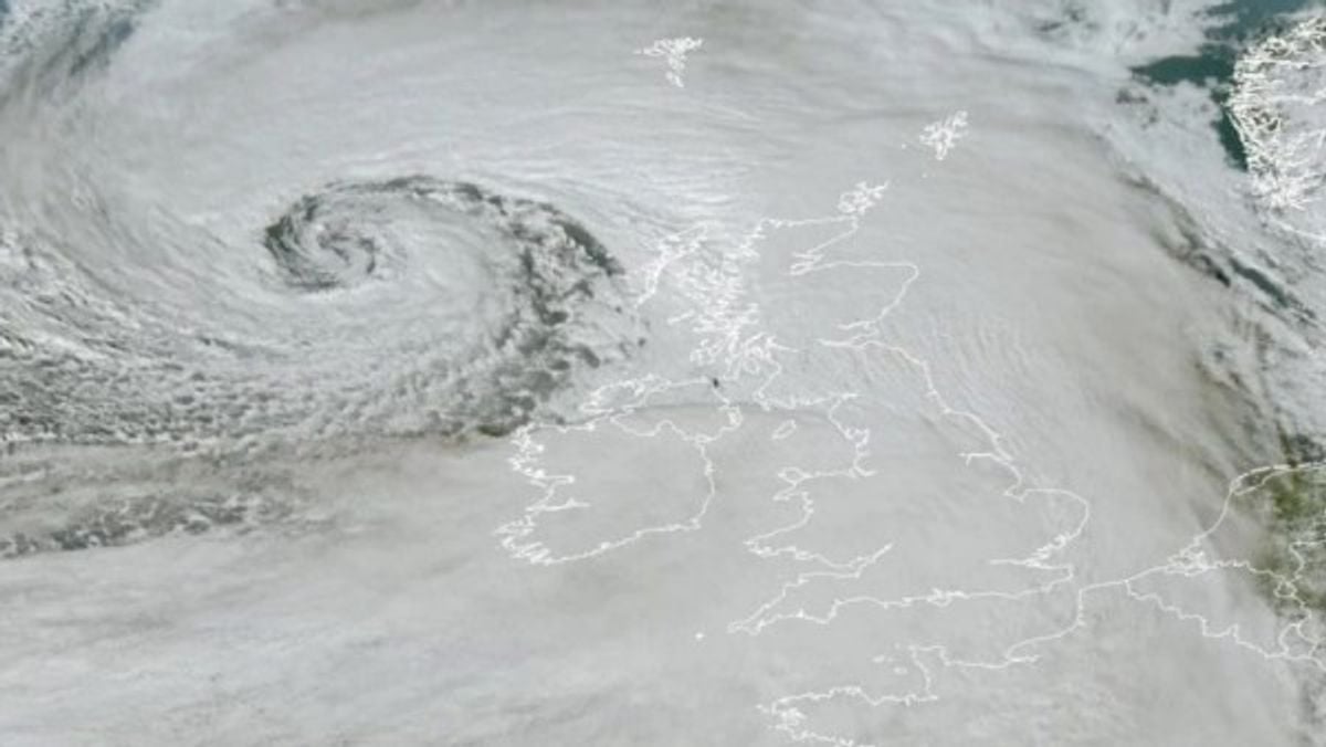 Storm Buelow batters UK, causing transport chaos and power outages