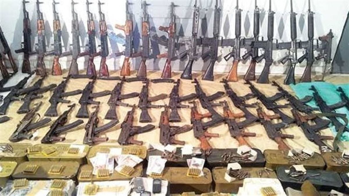 Egyptian police seize weapons from train at Nag Hammadi station