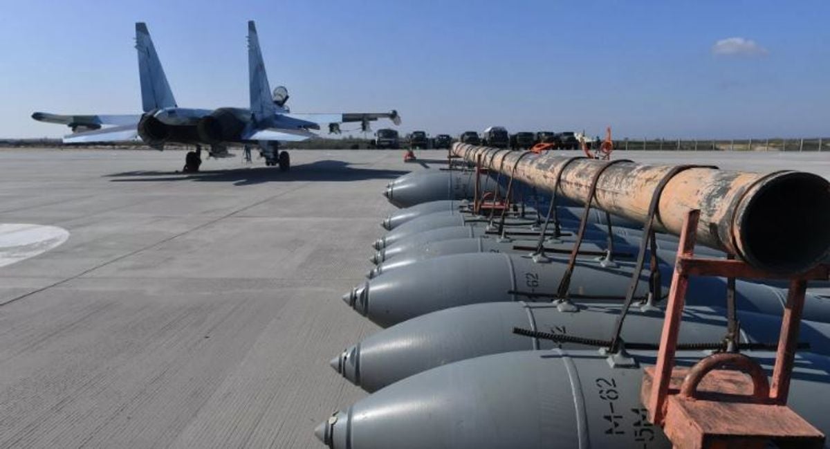 Russian forces destroy temporary Ukrainian position in Sviatohirsk with FAB glide bombs