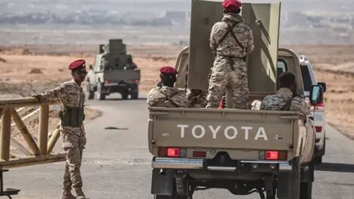 Yemeni air force launches airstrikes on Houthi positions in Taiz