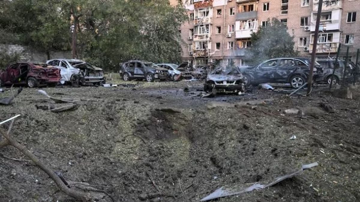 Russian strike on Zaporizhzhia kills 12, including 3 children