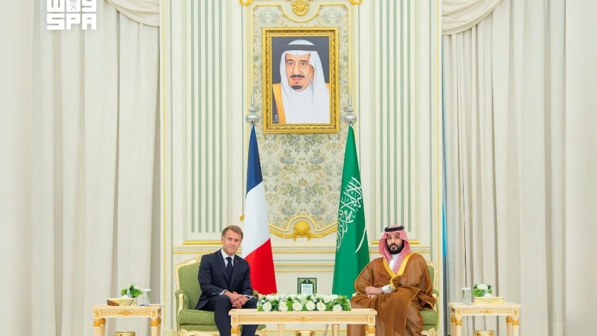Mohammed ben Salmane reçoit Emmanuel Macron à Riyad