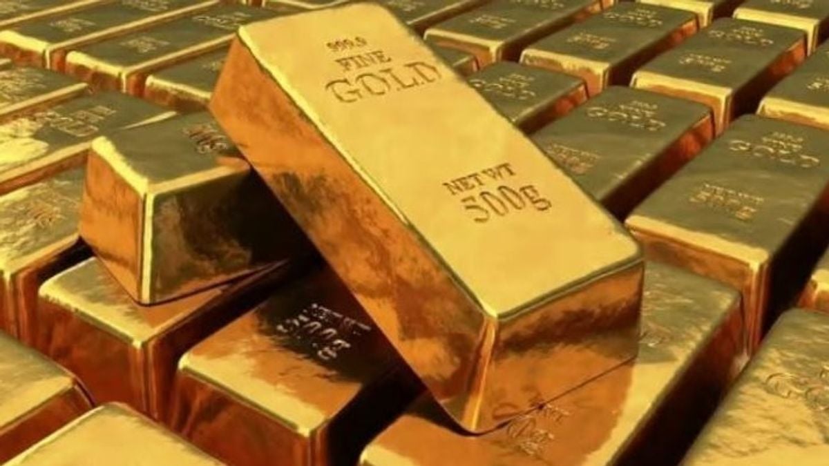 Gold rises as dollar weakens, ounce tops $4,145