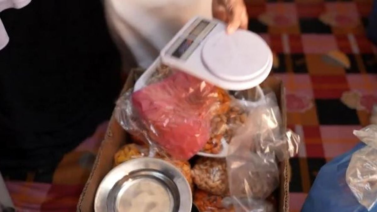 Riyadh authorities shut down 13 violators, destroy 150 kg of unsafe food