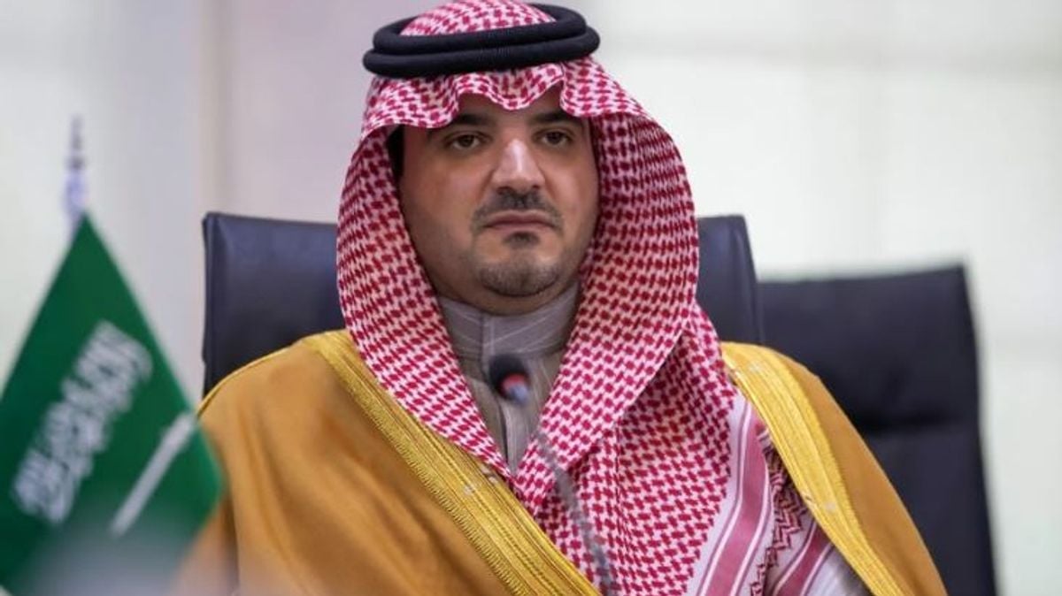 Menteri Dalam Negeri Arab Saudi Promosikan 627 Anggota Pasukan Keamanan