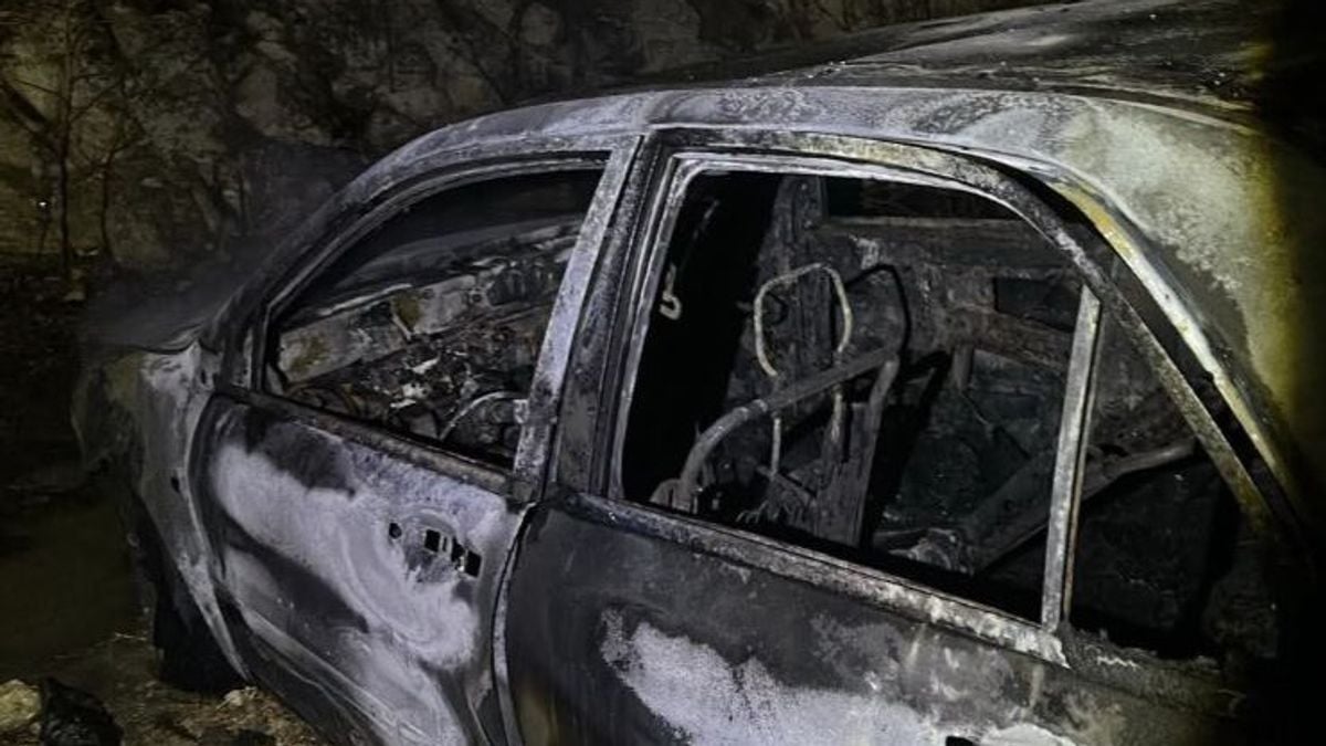 Israeli settlers set fire to mosque, vehicle and olive trees in Mikhmas