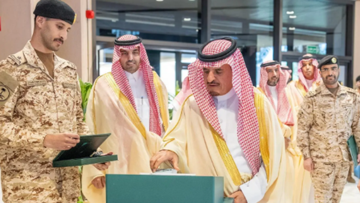Deputy National Guard minister opens mobile cybersecurity awareness exhibition