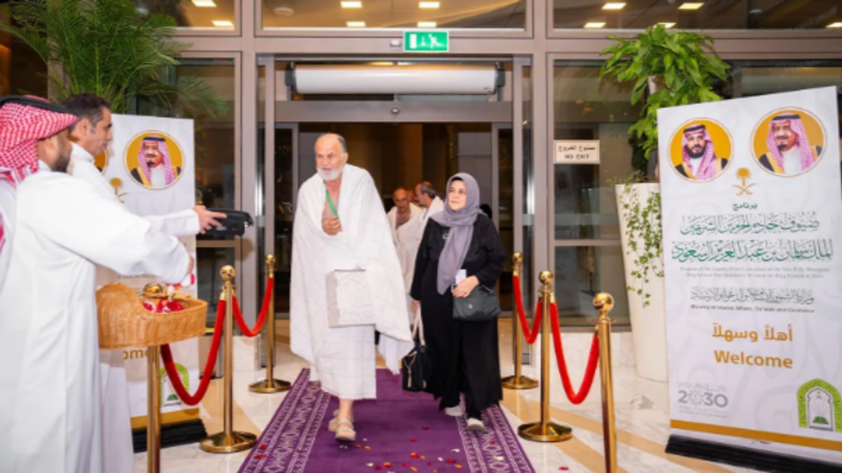 Fourth group of King Salman Umrah Program guests perform pilgrimage
