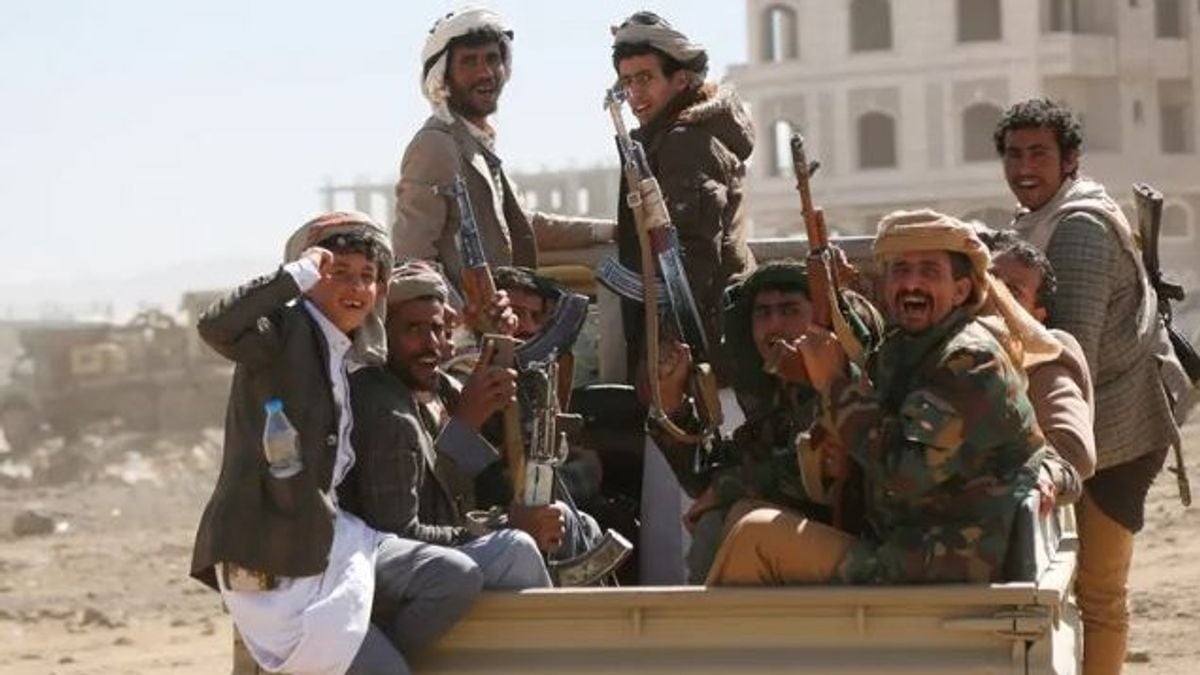 نزيف الجبهات يدفع مليشيا الحوثي لتجنيد طلاب المدارس والمساجين