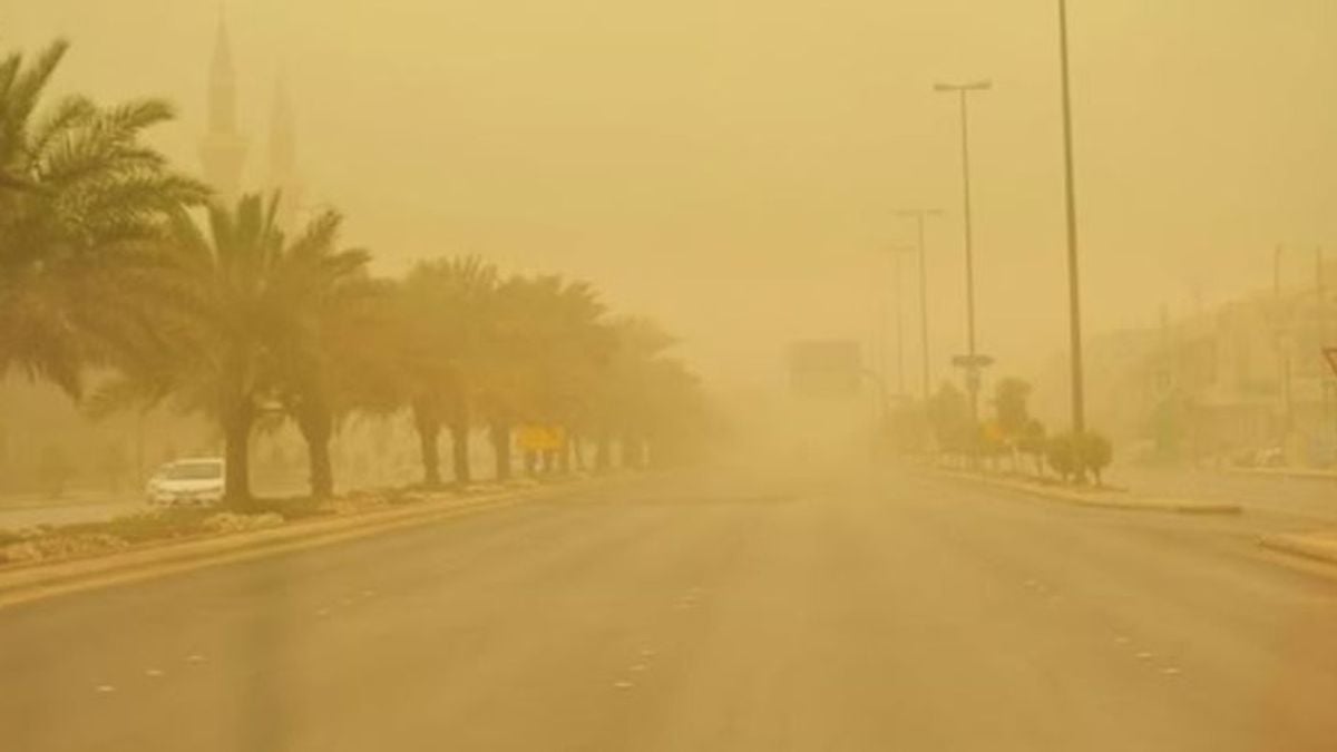 Dust storms recorded for 31 hours across region on Tuesday