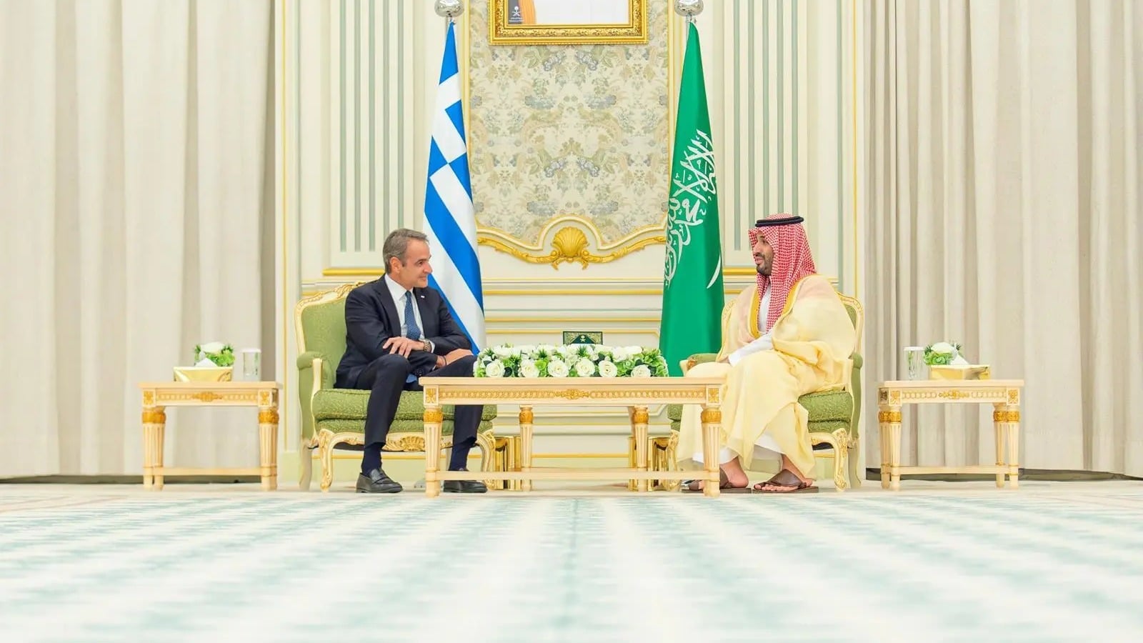 Arabia Saudí y Grecia refuerzan cooperación en defensa y energía
