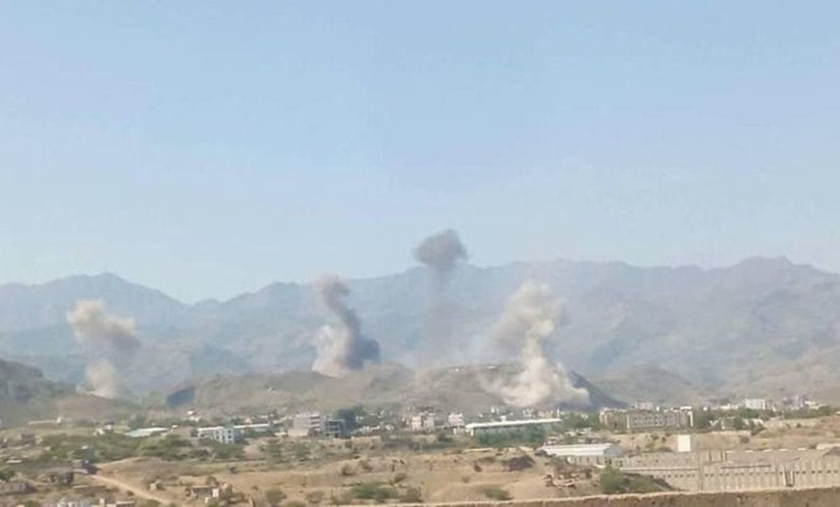 Yemeni army sweeps western Taiz as airstrikes hit Houthi positions
