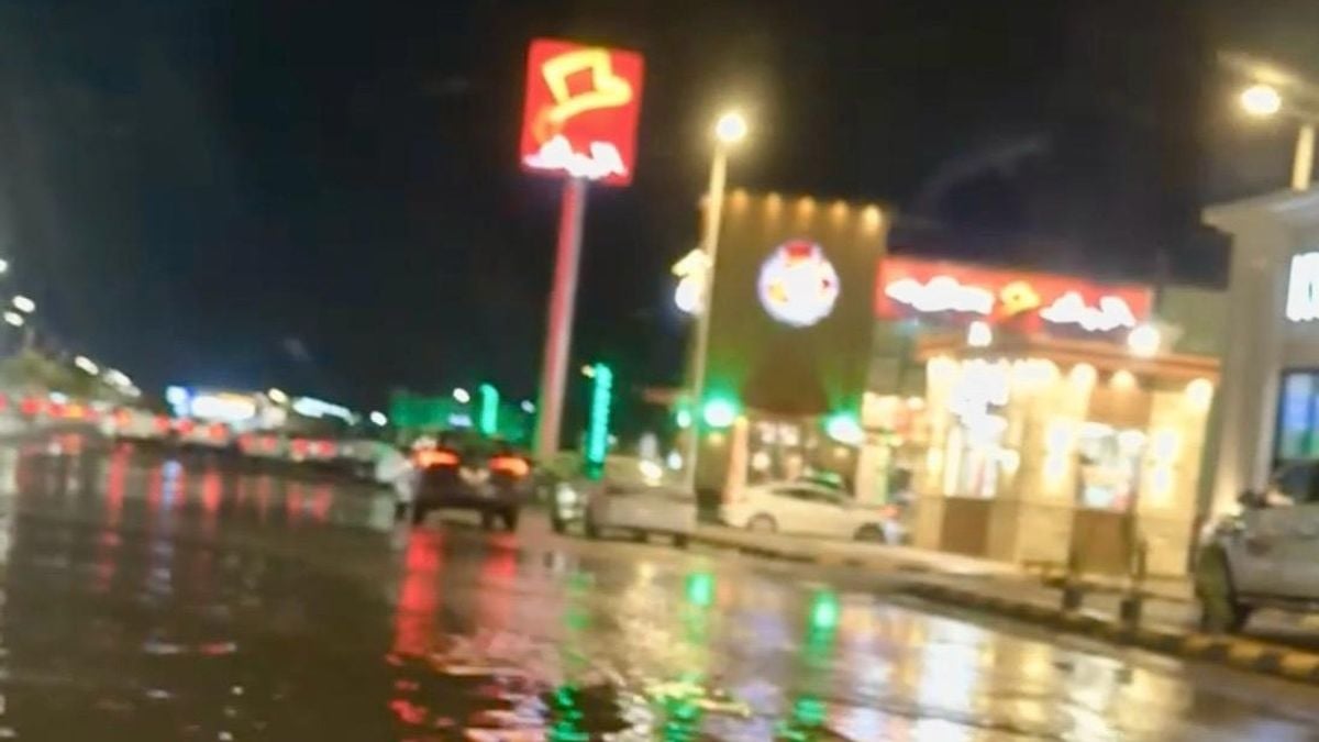 Heavy rains continue in Jazan, flooding valleys as Civil Defense issues warning