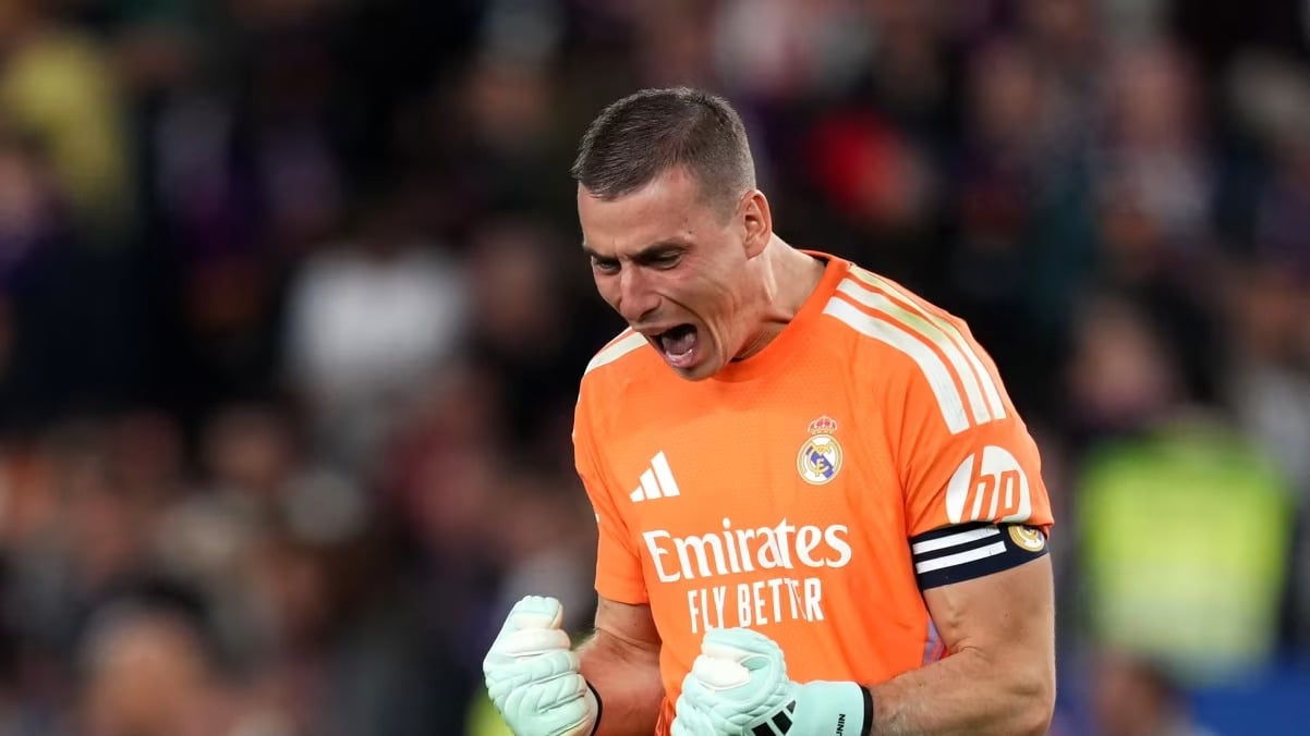 Mourinho Puji Penampilan Lunin Usai Kemenangan atas Barcelona