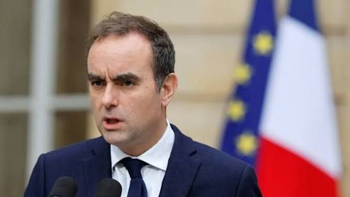 French government suspends classes amid growing student protests
