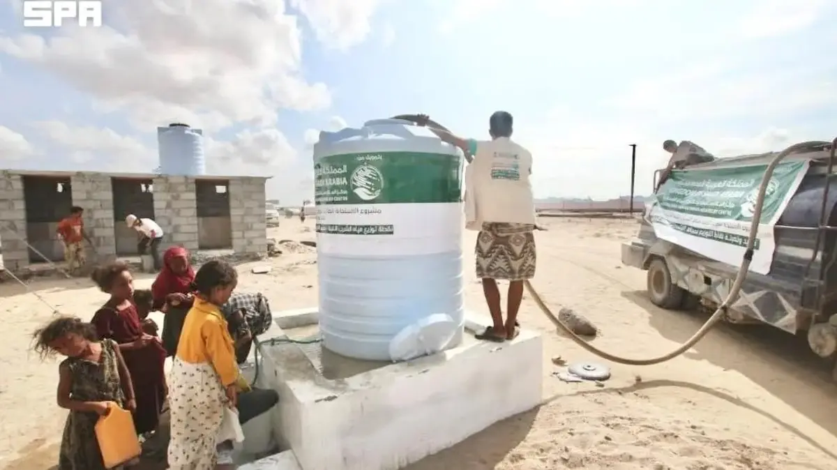 KSrelief continues water supply and container distribution in Aden