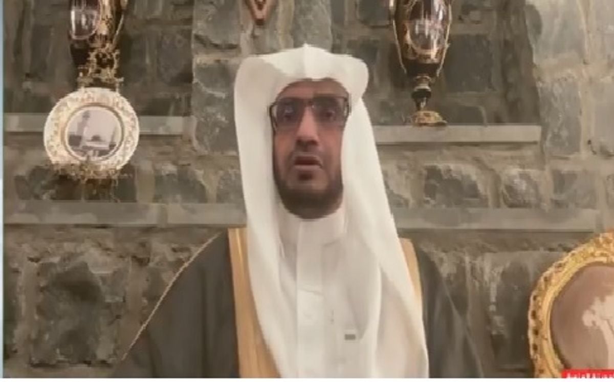 إمام المسجد النبوي: ميليشيا الحوثي تفتري على الله وتناقض أقوالها بأفعالها