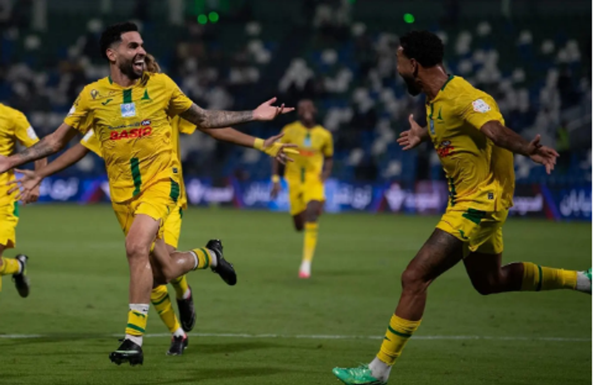 الخليج يفوز على الفتح بثلاثة أهداف مقابل هدفين في دوري المحترفين