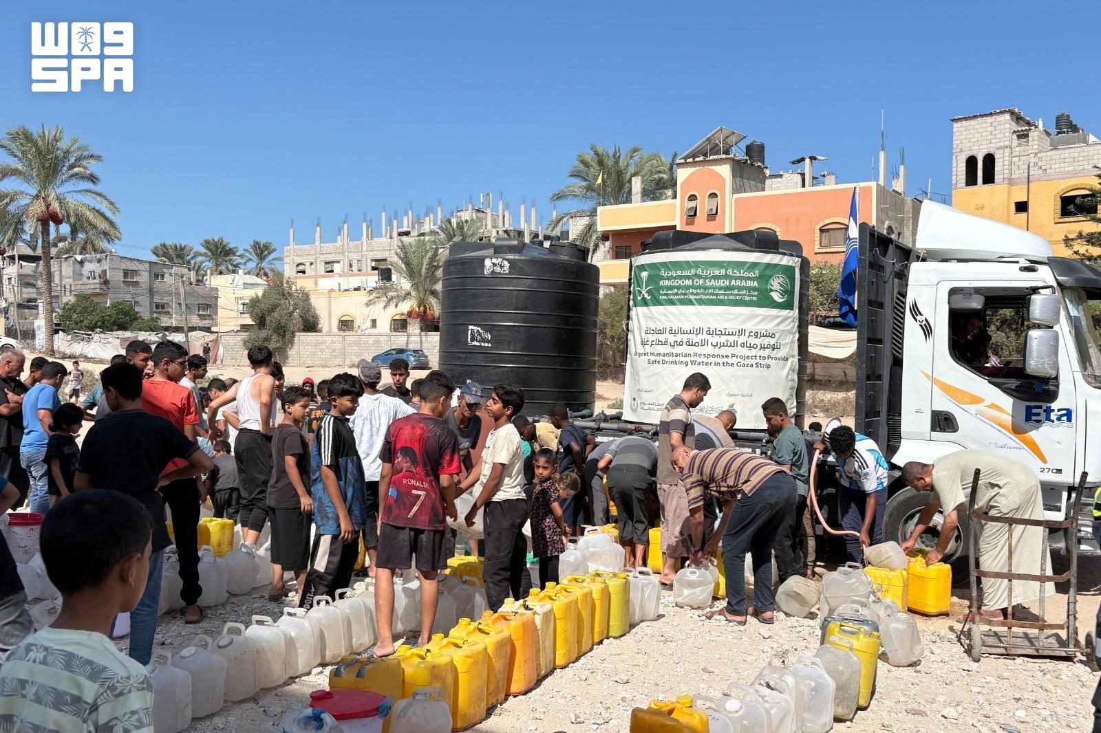 King Salman Humanitarian Center delivers 500,000 liters of water to Gaza