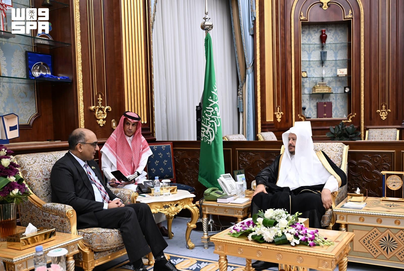 رئيس مجلس الشورى يبحث مع السفير الهندي تعزيز العلاقات البرلمانية