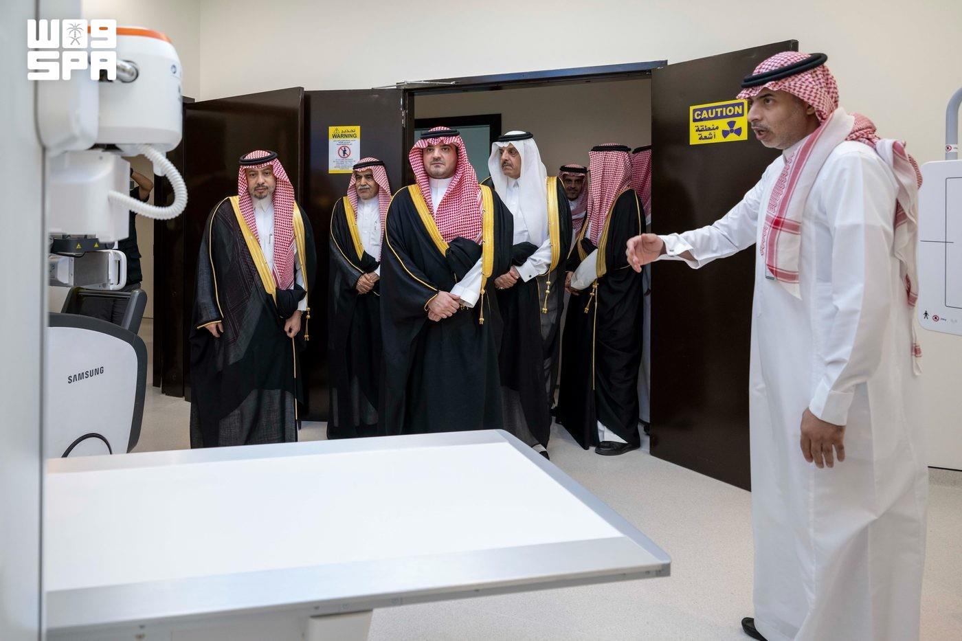 Le ministre de l’Intérieur inaugure un centre médical à l’est de Riyad