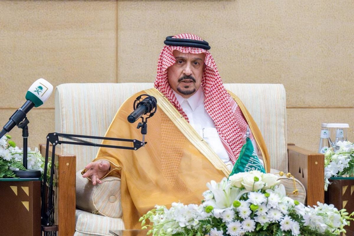 أمير الرياض يشيد بدور الجمعيات الأهلية في تعزيز التنمية المجتمعية بالمنطقة