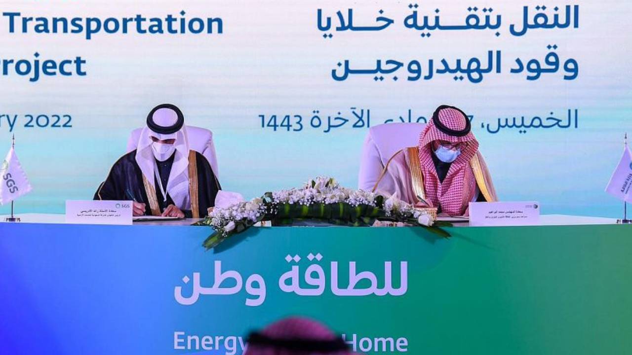 وزارة الطاقة توقع عددًا من مذكرات التفاهم حول استخدام وقود الهيدروجين للمركبات والحافلات في المملكة