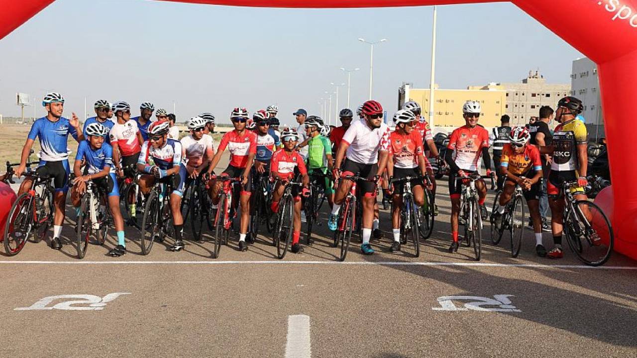 160 مشاركًا في سباق الدراجات الهوائية بمهرجان شتاء جازان