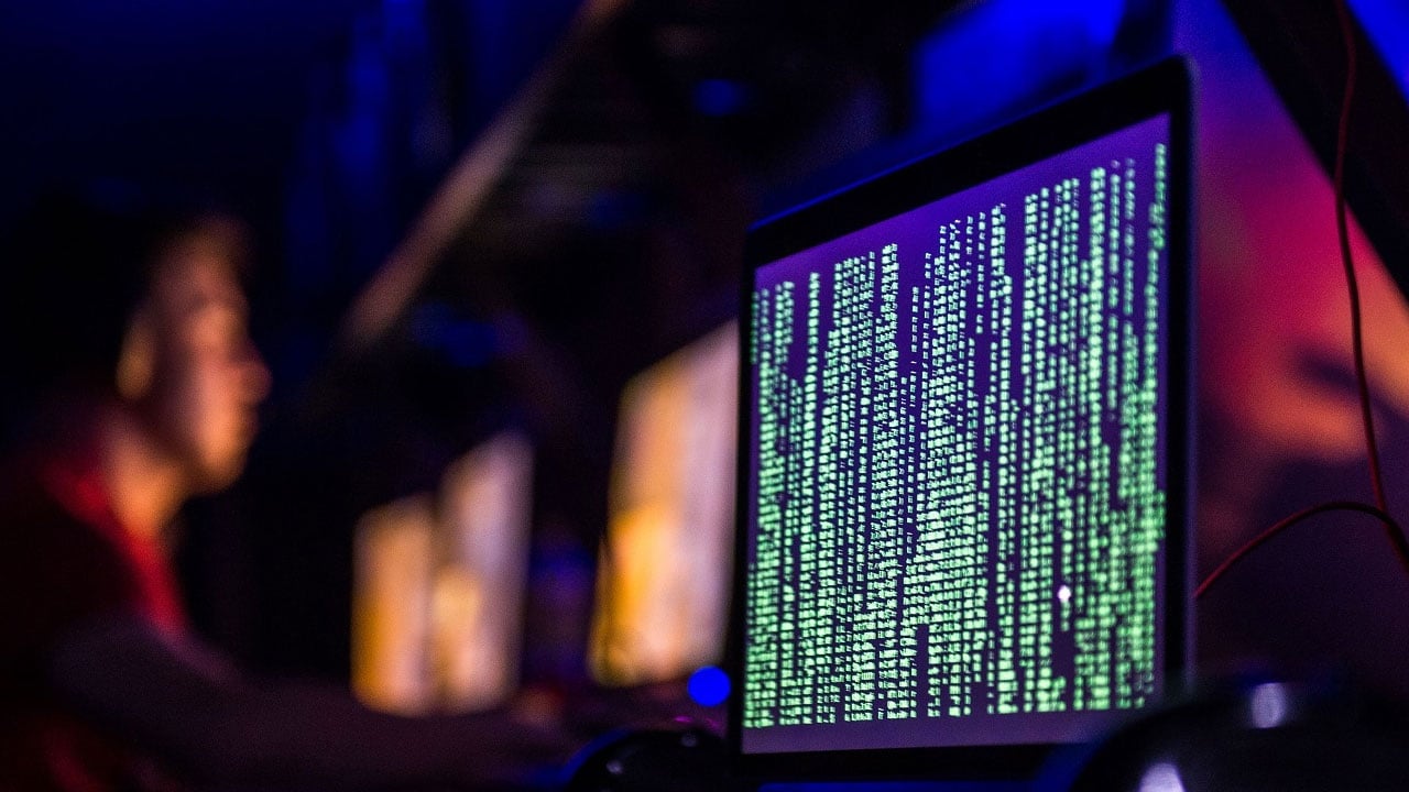 بالفيديو.. كيف تحمي نفسك من الاحتيال الإلكتروني؟.. خبير يوضح