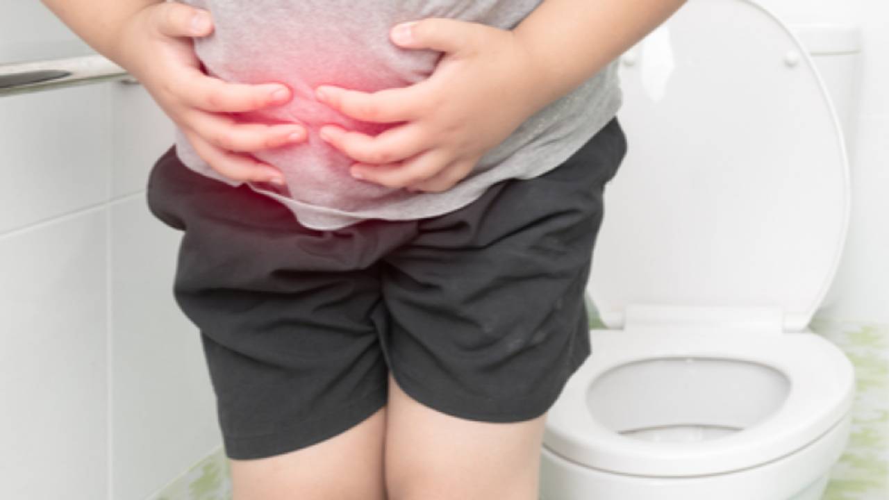 أسباب الإمساك لدى الأطفال.. متى يستلزم استشارة الطبيب؟
