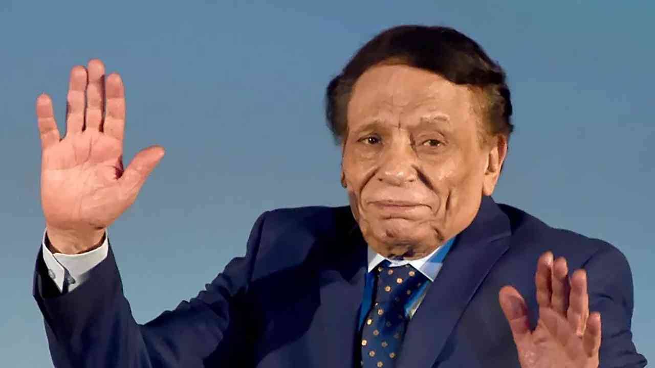 بعد أنباء دخوله المستشفى.. الشائعات تحاصر الزعيم عادل إمام